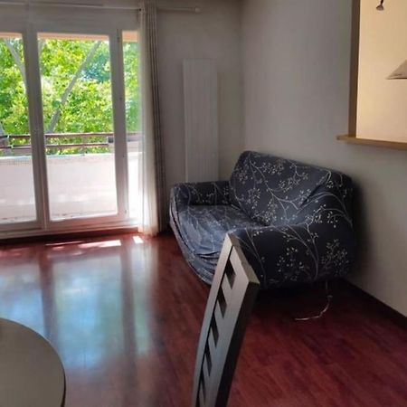 F3 Avec Balcon 5 Min Gare Sqy Et Parking Gratuit Lejlighed Guyancourt Eksteriør billede