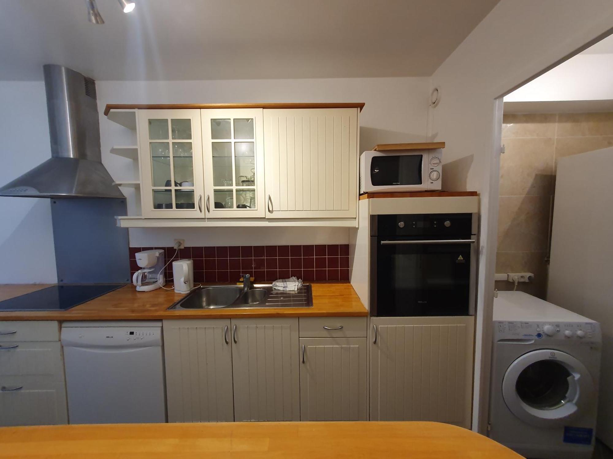 F3 Avec Balcon 5 Min Gare Sqy Et Parking Gratuit Lejlighed Guyancourt Eksteriør billede